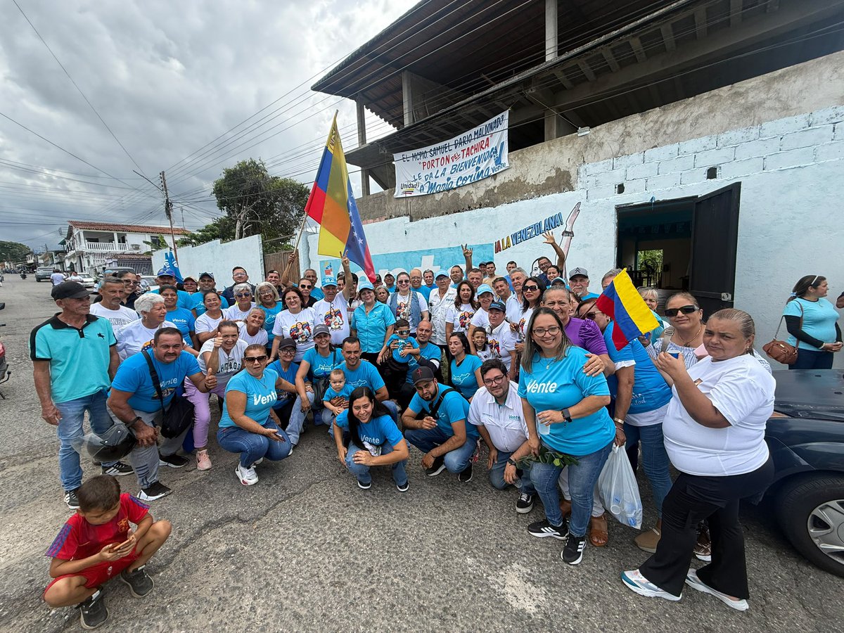 VenteTachira's tweet photo. ¡Samuel Darío Maldonado está activo! 🇻🇪

Organización, fuerza y compromiso en la presentación y juramentación de nuestras estructuras municipales, parroquiales y Colegios de Ciudadanos.

Seguimos organizando y consolidando a nuestra gente.

¡Vente es la gente! https://t.co/KX5gDK0XQC