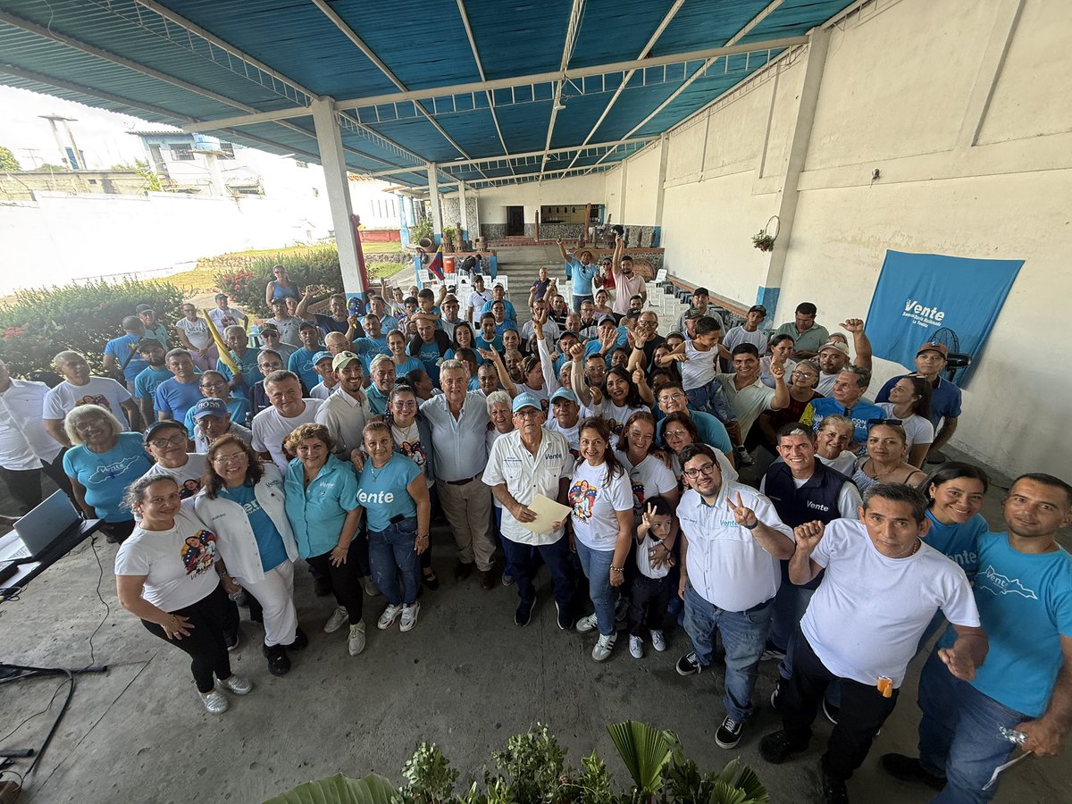 VenteTachira's tweet photo. ¡Samuel Darío Maldonado está activo! 🇻🇪

Organización, fuerza y compromiso en la presentación y juramentación de nuestras estructuras municipales, parroquiales y Colegios de Ciudadanos.

Seguimos organizando y consolidando a nuestra gente.

¡Vente es la gente! https://t.co/KX5gDK0XQC