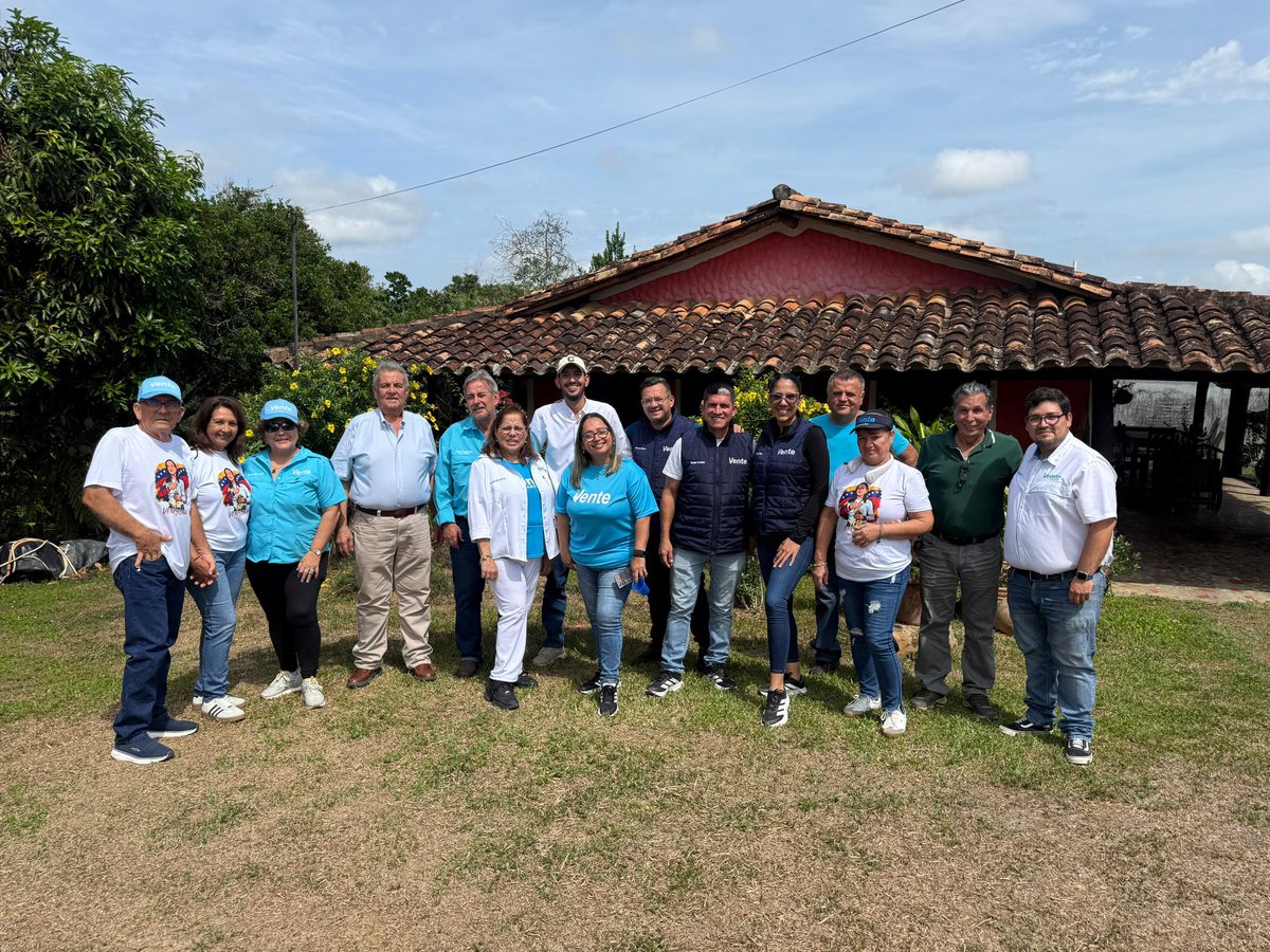 VenteTachira's tweet photo. ¡Samuel Darío Maldonado está activo! 🇻🇪

Organización, fuerza y compromiso en la presentación y juramentación de nuestras estructuras municipales, parroquiales y Colegios de Ciudadanos.

Seguimos organizando y consolidando a nuestra gente.

¡Vente es la gente! https://t.co/KX5gDK0XQC