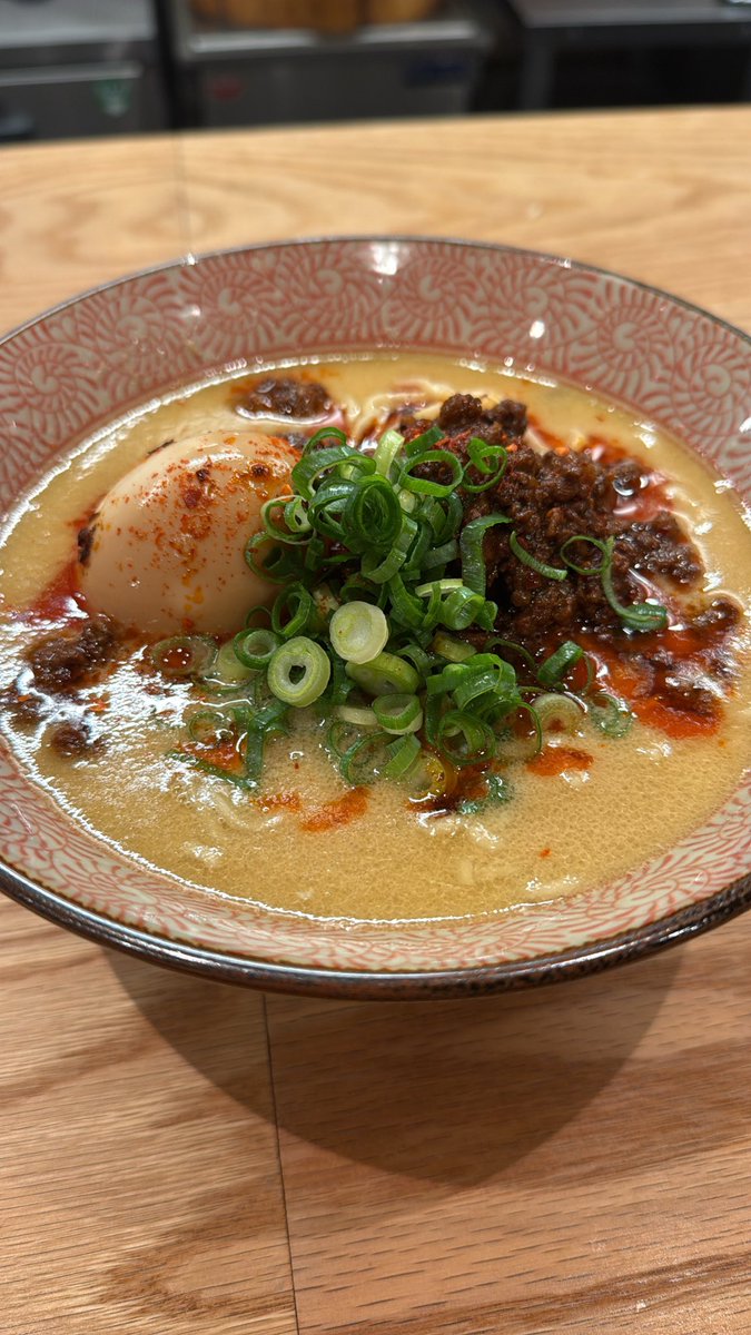 ramen_makisada's tweet photo. 京都に来たら、
この一杯を知らずに帰らないでほしい。

中華料理人が本気で作るラーメン。

「ラーメン まきさだ」

🔥10/2本日から担々麺スタート🔥

本日11:30〜14:00・17:30〜21:00

📍京都・地下鉄烏丸御池.丸太町徒歩6分

#ラーメン #グルメ #京都
#ランチ #観光 
#kyoto #おすすめ https://t.co/6a8ZAtuoen