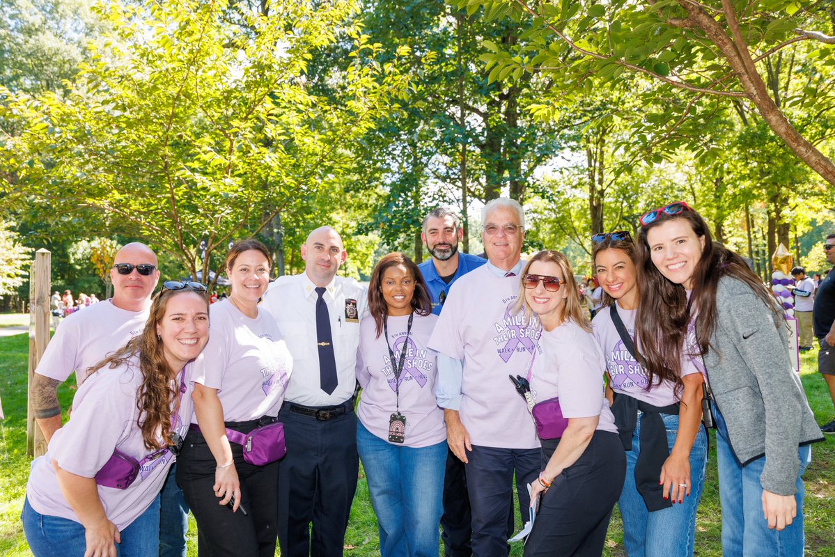 NYPD121Pct's tweet photo. Today, we had the honor and privilege to attend and participate with our @StatenIslandDA, community &amp; domestic violence survivors inside Willowbrook Park. 

Every step matters, and coming together as a community to provide support for a cause is beneficial to all. https://t.co/a28e6naOoo