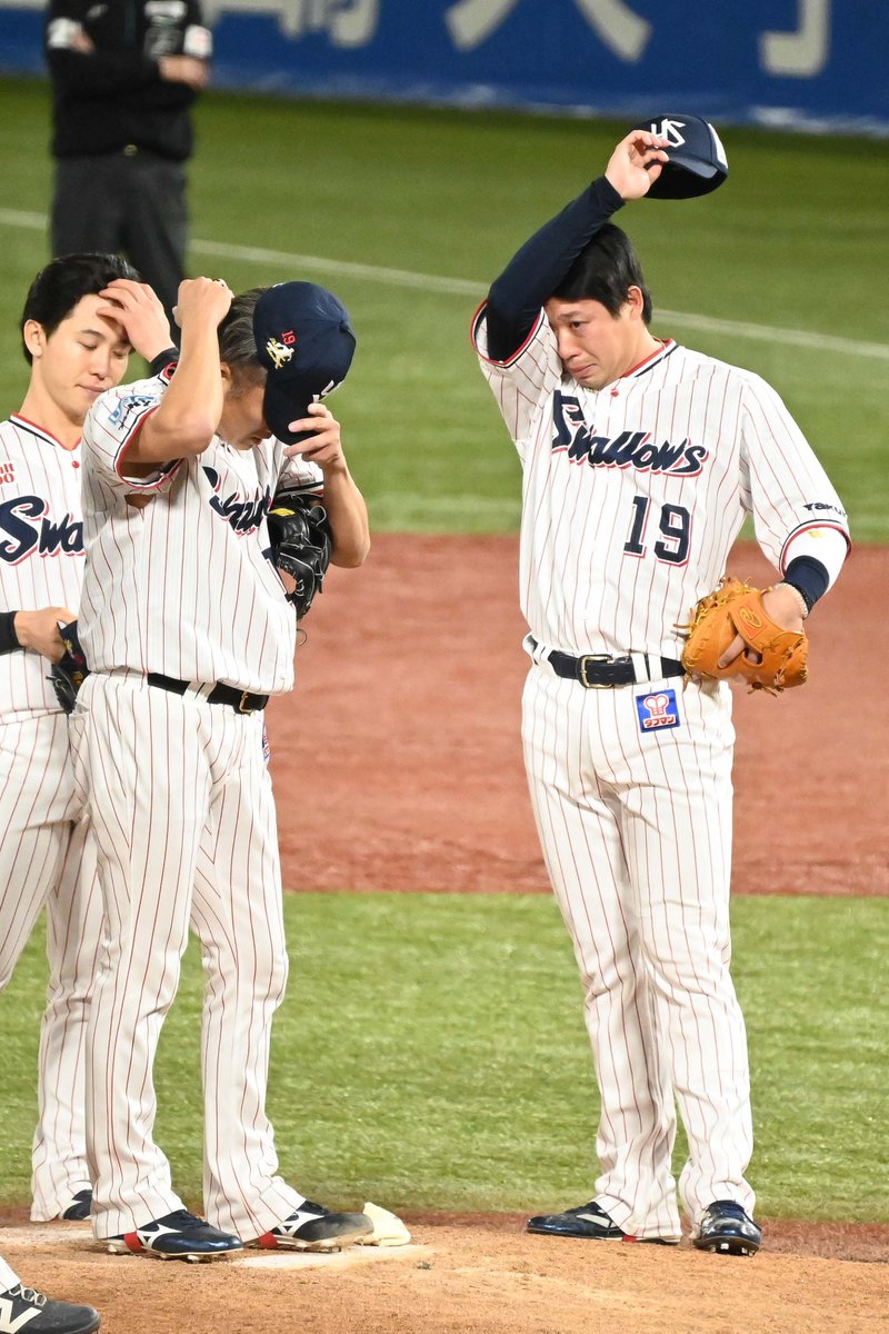 moeko2896's tweet photo. カツオさんがどれだけ哲人を可愛がってきたかが凄くよく分かったよ
引退試合で泣いてくれるなんて、一番嬉しいお返しじゃないかな https://t.co/CDuEdBDHve