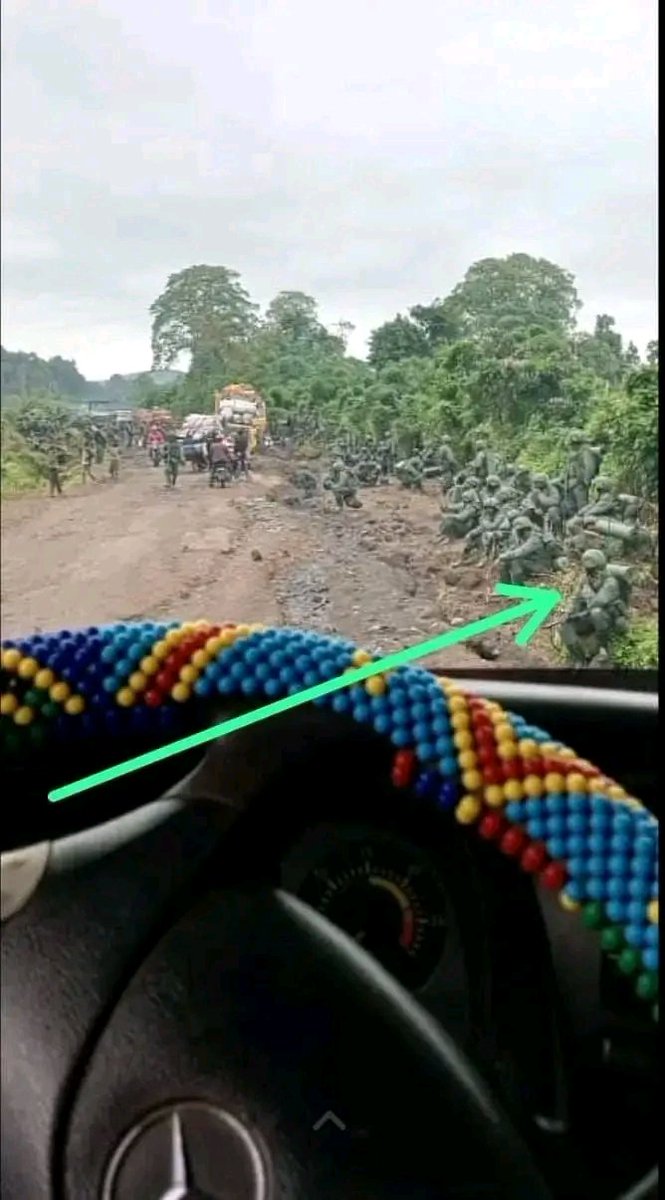 JosephMyango's tweet photo. #NordKivu : Les lions affaiblis de Sarambwe, #AFC_M23,  fuient avec la population vers Ngungu, fuyant la colère de nos vaillants combattants FARDC et Wazalendo à Remeka et dans plusieurs localités environnantes. ( #DroneRDCinfo) https://t.co/Y7TnlD3h0f
