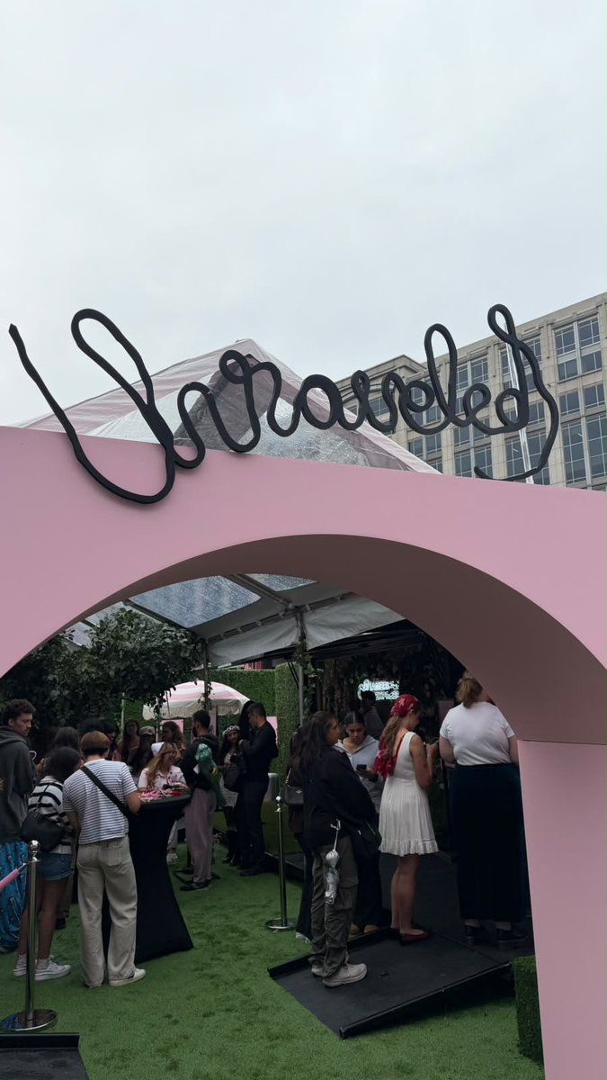 OliviaRodrigoPE's tweet photo. Perú its here!! 🇵🇪📍 One of our staff visited the pop-up "The Unraveled Tour" presented by American Express. 💜✨ https://t.co/CZKJIiFLaZ