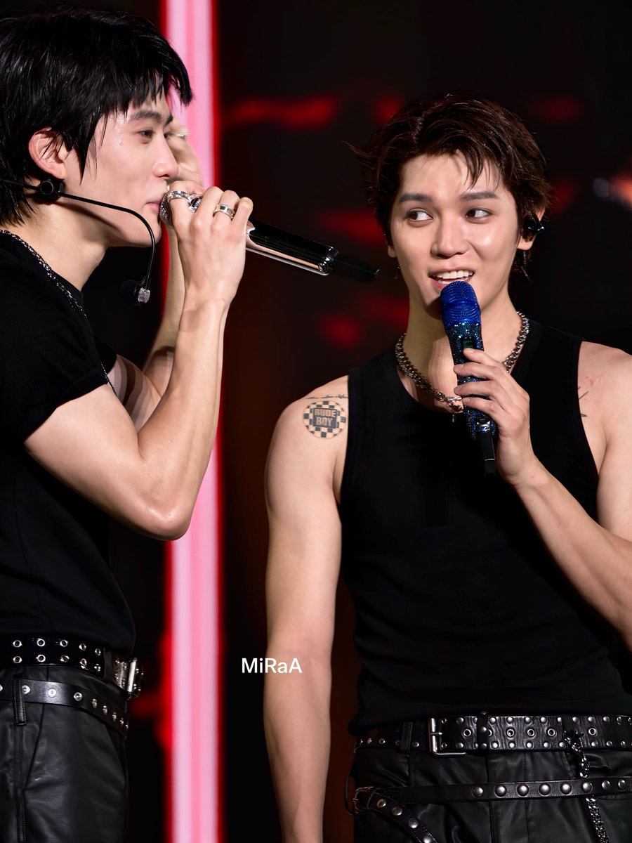 dewcintaku's tweet photo. 🖤✨

#JAEHYUN #재현 #TAEYONG
#NCT127_5TH_NEOCITY_THE_REDLINE 
#THE_REDLINEinJakarta https://t.co/4tgOvvTzfJ