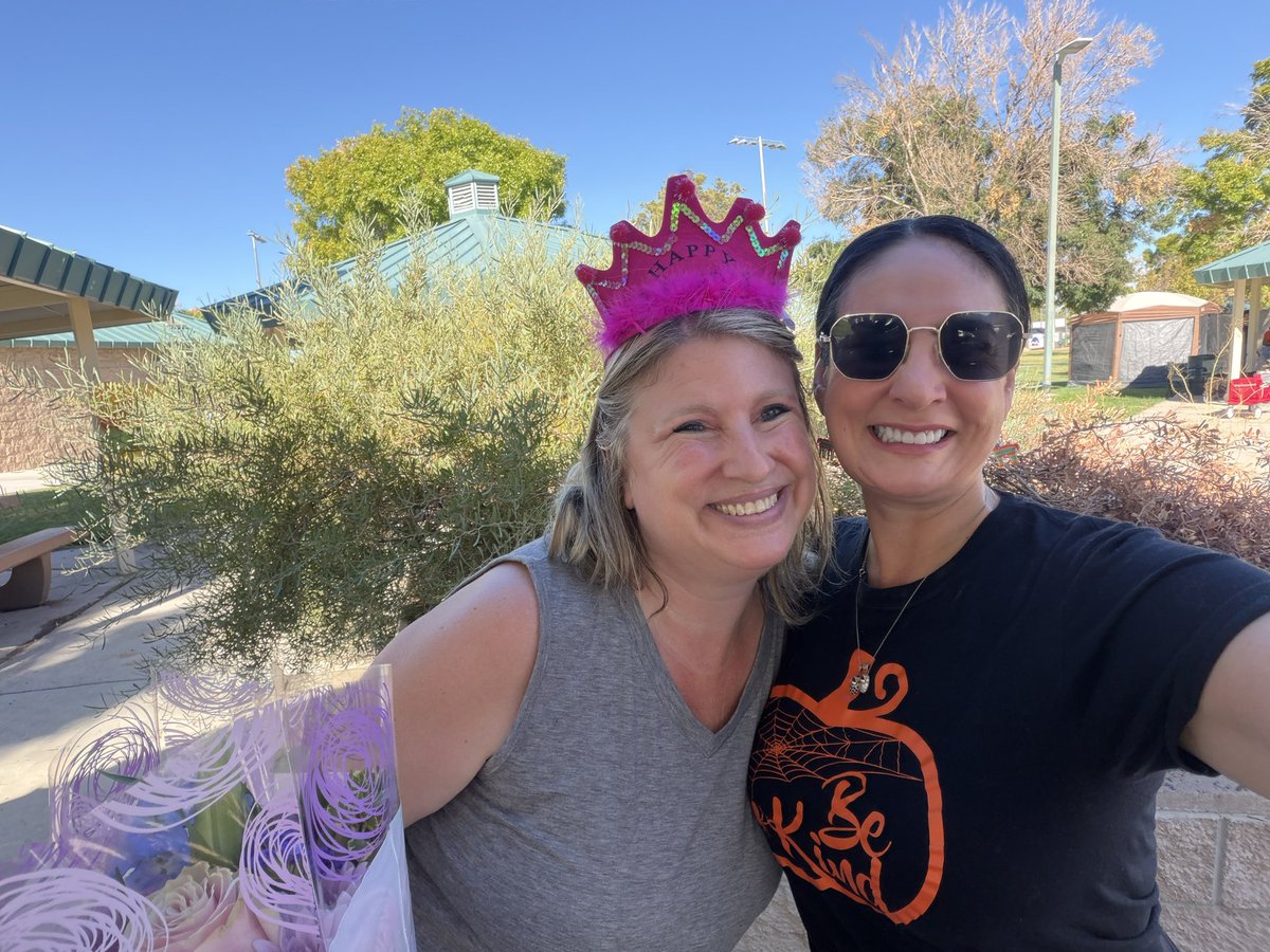 ExtraAdmin's tweet photo. Happy birthday friend! ❤️ https://t.co/EextkJnhKk