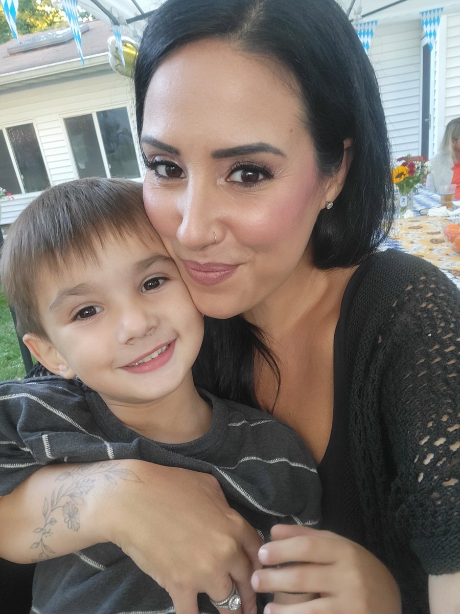 mrs_socialista's tweet photo. With my baby♡ https://t.co/2AjBRExWTz