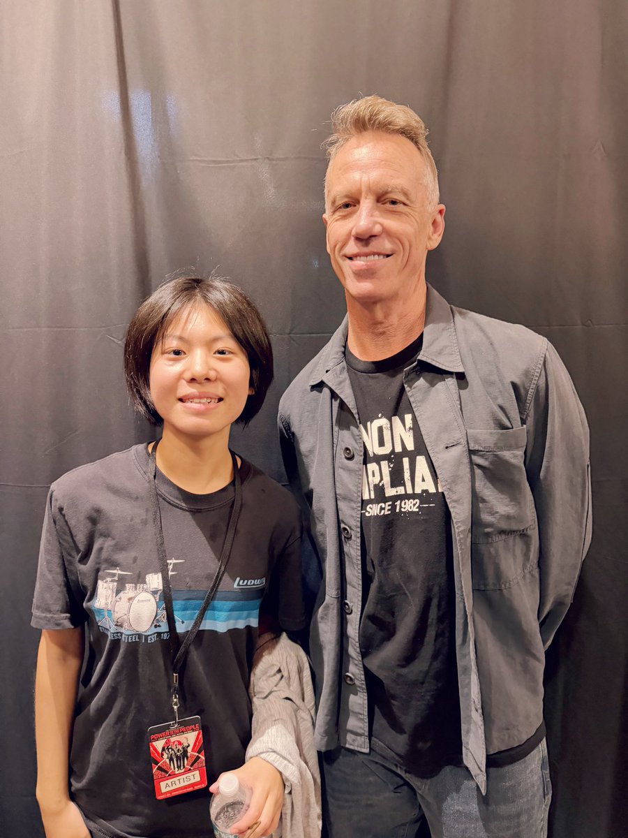 yoyokadrums's tweet photo. With Matt Cameron, drummer for Soundgarden and Pearl Jam.

His performance was absolutely incredible!
I was so happy that he had such nice things to say about my playing too!!

Thank you so much for taking the time to talk with me! https://t.co/KxoYuyUSF8