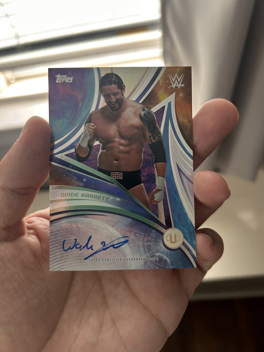 NickArias_'s tweet photo. @StuBennett signed card👀 https://t.co/lJWtzMdDqR