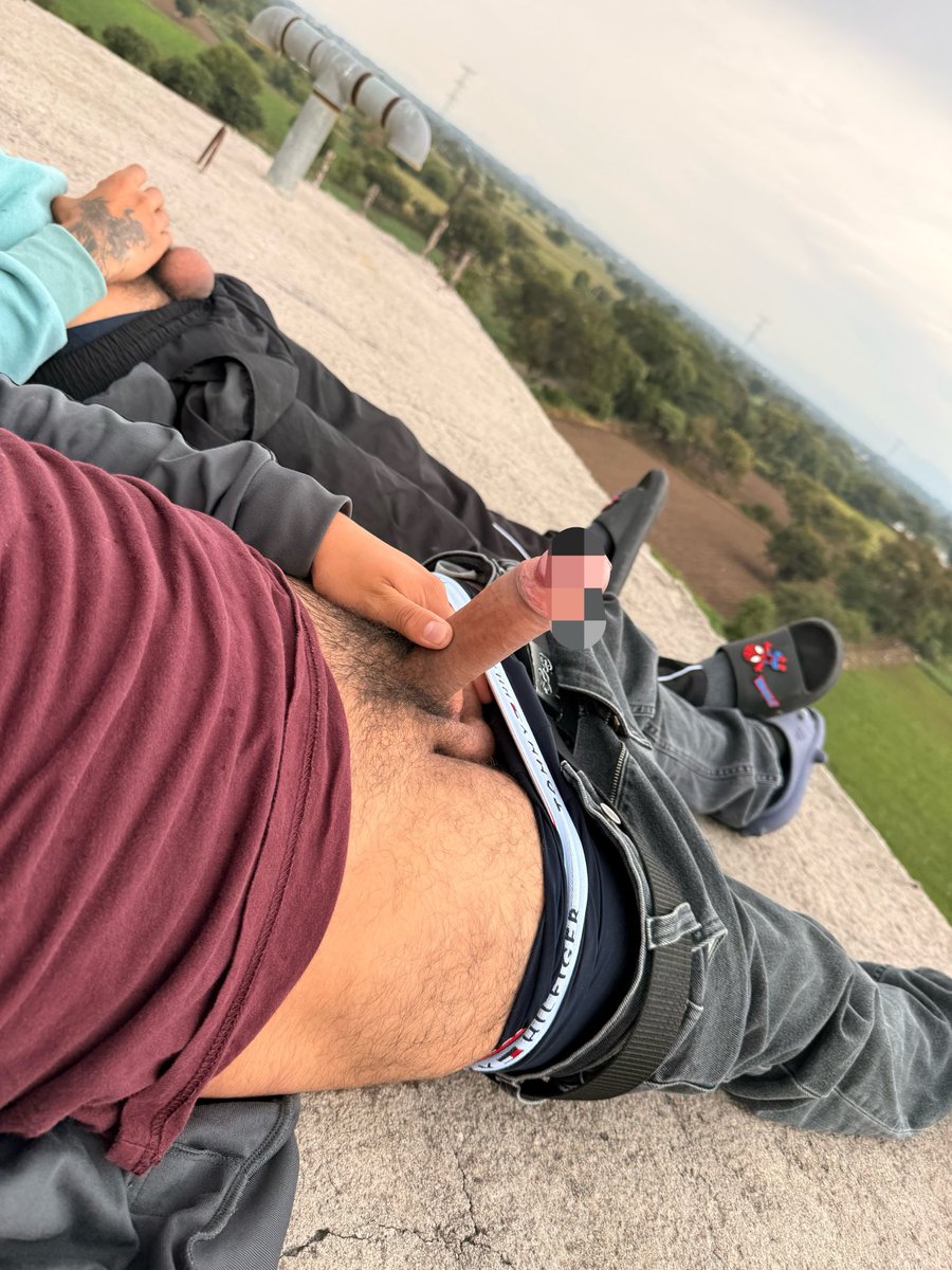 Gtx25xxXmzuh's tweet photo. A quien se le antojan dos? 🔥🤠🍆💦 https://t.co/aTAzBrwlZr