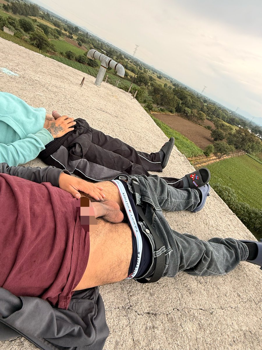 Gtx25xxXmzuh's tweet photo. A quien se le antojan dos? 🔥🤠🍆💦 https://t.co/aTAzBrwlZr