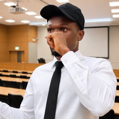 Leowire00's tweet photo. #NewProfilePic https://t.co/bEZ1hEi2e2