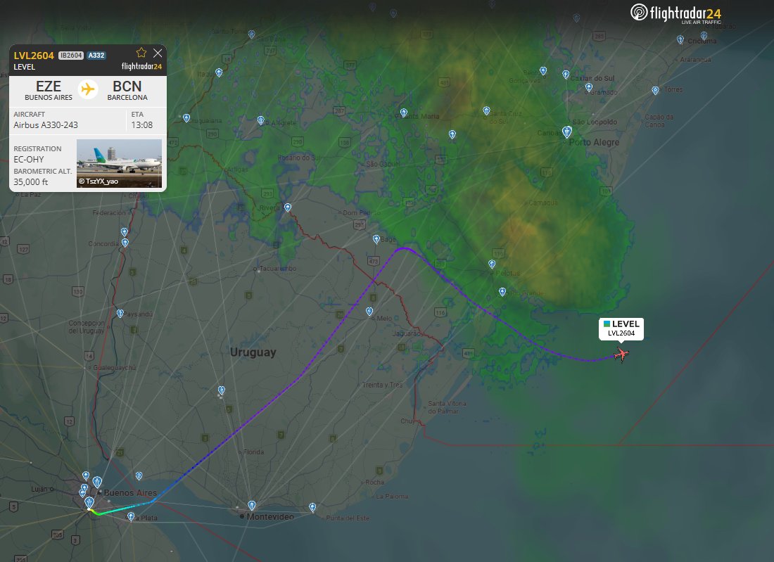 AeroEntusiasta's tweet photo. O voo da LEVEL ("DALI 2604") de #BuenosAires para #Barcelona deu "de cara na parede" Na formação e teve que realizar um enorme contorno pelo leste, sobre o mar #Meteorologia #Tempestade #AeroEntusiasta https://t.co/s0v7KUk5aP