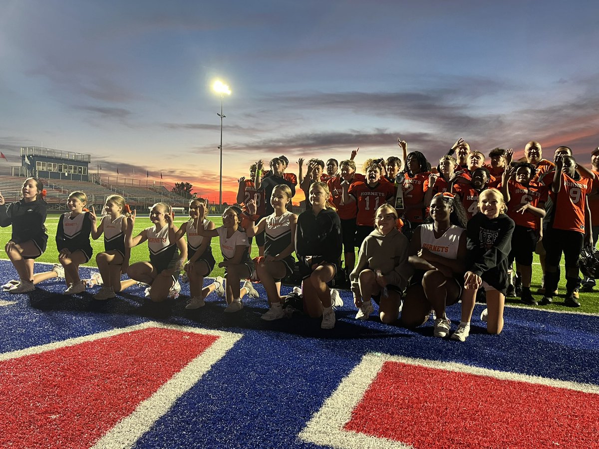 IndyWes's tweet photo. Championship 🏈 night for @TheHiveBGHS 5th/6th graders at Indian Creek tonight 19-0 over Bartholomew County https://t.co/dXDrAhDoaW