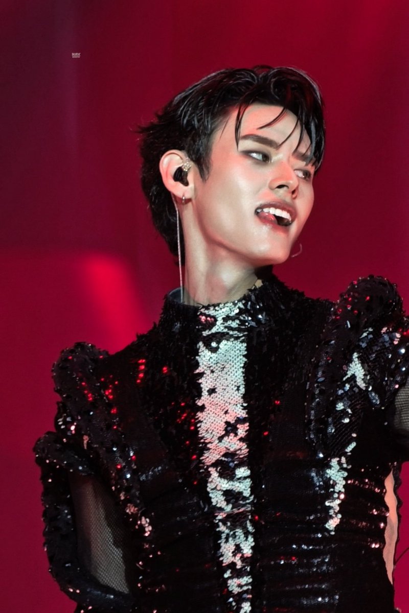 nayshots's tweet photo. 261003  

หล่อมว๊ากกก ✨

PERSES UNCENSORED CONCERT
 
#PERSES_UNCENSOREDConcert
#PERSES_TH #NAY_PERSES https://t.co/XC6f2WEEuy