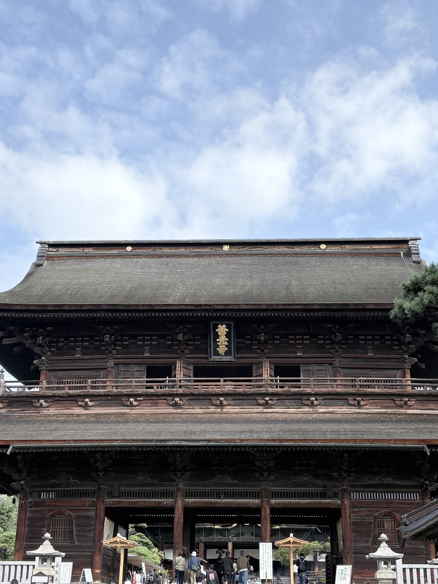 neko17000's tweet photo. 善光寺。いい天気。 https://t.co/6r7W1gkdhX