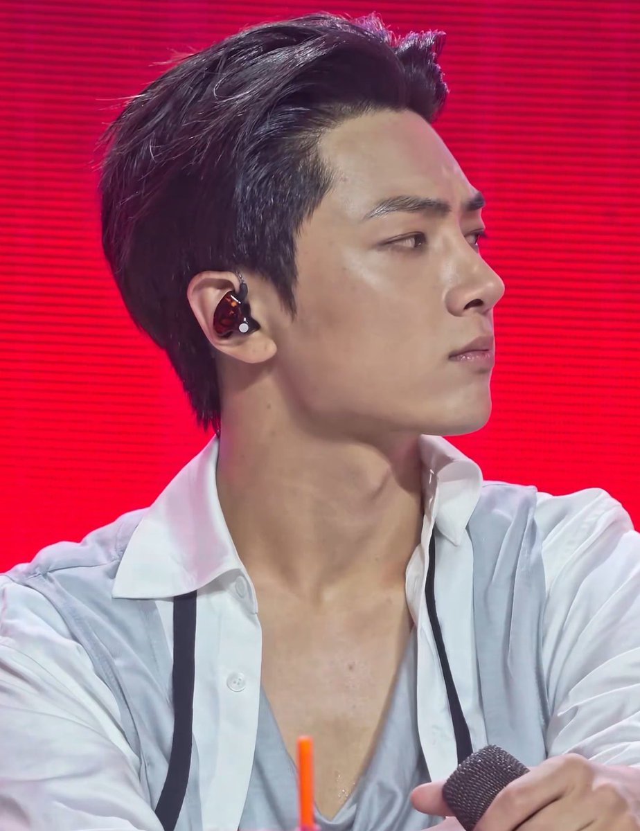 Jaycatonly's tweet photo. BIG FAN OF THAT SIDE PROFILE https://t.co/UmGthh6Bk8
