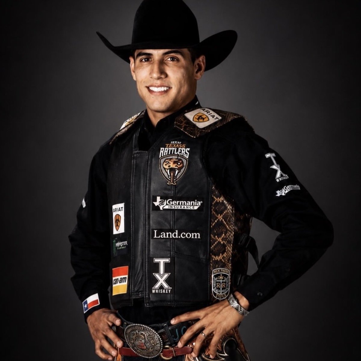 PBRbunkhouse's tweet photo. TONIGHT 🤠🐂🥊 

Jean Carlos Teodoro 🆚 @danawhite’s bull PLAYMATE https://t.co/Yx9oHXlFdH