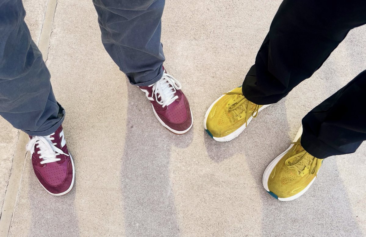 bcoker's tweet photo. Battle of the Presidential Kicks– @MaryvilleC president vs. @CentreC president. @MCScots #friends #presidents #goscots #maryvillecollege 👟👟 https://t.co/VGyhwmmgId