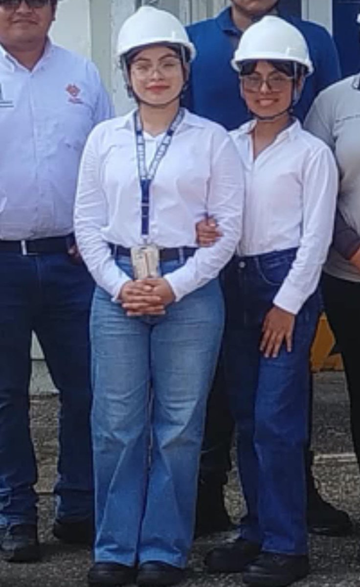 acayucansuit's tweet photo. Ayer sugeidy estuvo en catemaco de excursión con su grupo de la universidad, y uno de los que fue a esa excursión pudo grabarla y morbosearla.
próximamente ella andará por Querétaro.
Comenten que harian ustedes si la llegaran a ver.
#putita #morbo #exhibida https://t.co/VDvCofEBMK
