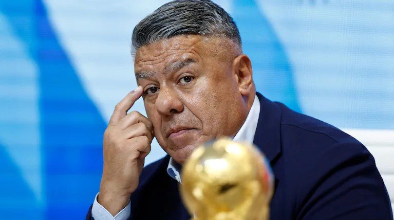 frabigol's tweet photo. Es una vergüenza y una falta de respeto a los chicos de Burkina Faso, no podes jugar un amistoso entre la subcampeona del mundo y los juveniles de un país amateur.

En un país normal Tapia estaría en una carcel, acá hay gente que lo sigue aplaudiendo.

Das pena, @tapiachiqui. https://t.co/1891IvgIGA