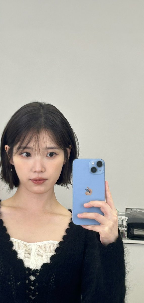 wyjc516's tweet photo. 아이유시 
IU Instagram 
mobile wallpaper 
#아이유 #IU
#유애나화력은_스밍으로부터
#애나야_스밍하자
#이별로부터 #UnknownPlanet
#Dear_my_crazy_soulmate https://t.co/AArVjQPMxr
