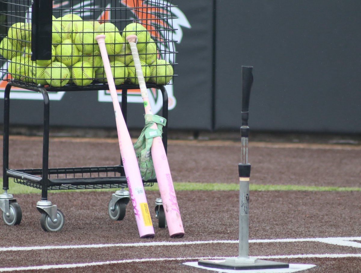 KMartin2027's tweet photo. Took advantage of the small break in the rain today! #nooffdays #d1mentality #westpointcommit #trusttheprocess @igjacksonjazz @WestPointWomen @AledoSoftball https://t.co/TRLswke0Jt