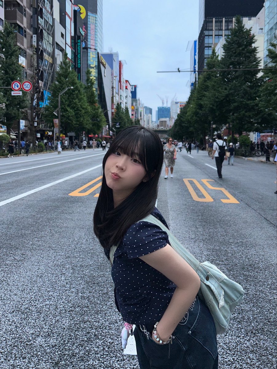 kaname___eee's tweet photo. おはよ！
ねね、お腹が空いたら何食べる？
私は果物ばっかり食べてるよ

#15歳 #jk #上野 https://t.co/IxXZlZURsX