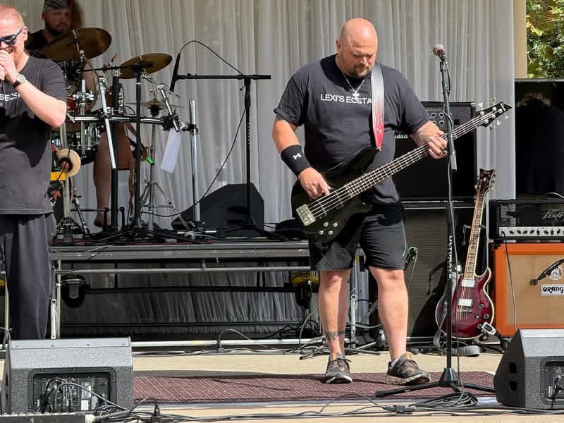 captnzen's tweet photo. #FirstFriday in #DowntownEnid. Went to #Switch, Enid’s new #restaurant. Pic w/owners Chris Feeney, Chad Forbeck & Ron Hammock. Today, #FlingAtTheSprings #musicfestival. Pic is of #CityofEnidParksandRec head Cory Buller shredding on Heavy Metal 🤘 guitar 🎸! #enidok #livemusic https://t.co/5qyHjRu3oz