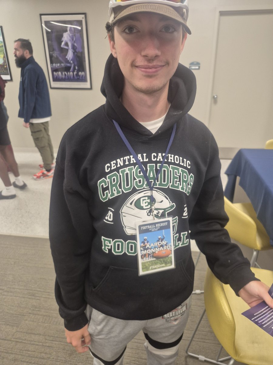 AaronMonnard's tweet photo. Had a great day meeting with all the coaches at Westminster College!! Thanknyou @QBCoachWhite and @coach_G63 for having me today!! Hope to work with you all in my future, and bring my talents to the Titans!! 💯❤️💪🇺🇲🏈😎
@PlayBookAthlete @whyigrind @cru_football @WCtitansFB https://t.co/AINV8vMXtd