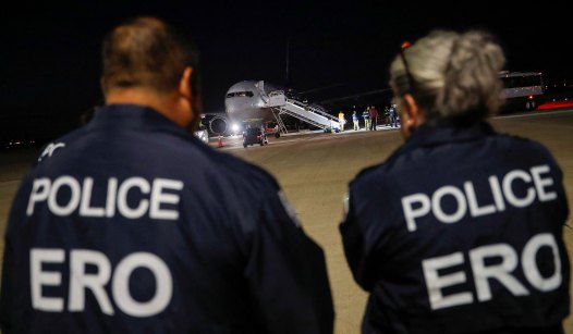 GeorgeMentz's tweet photo. #GeoPolitics #Conveniently The Left Conveniently Forgets Who Writes Immigration Law dlvr.it/TVmL9G https://t.co/FAF2qQPWqA