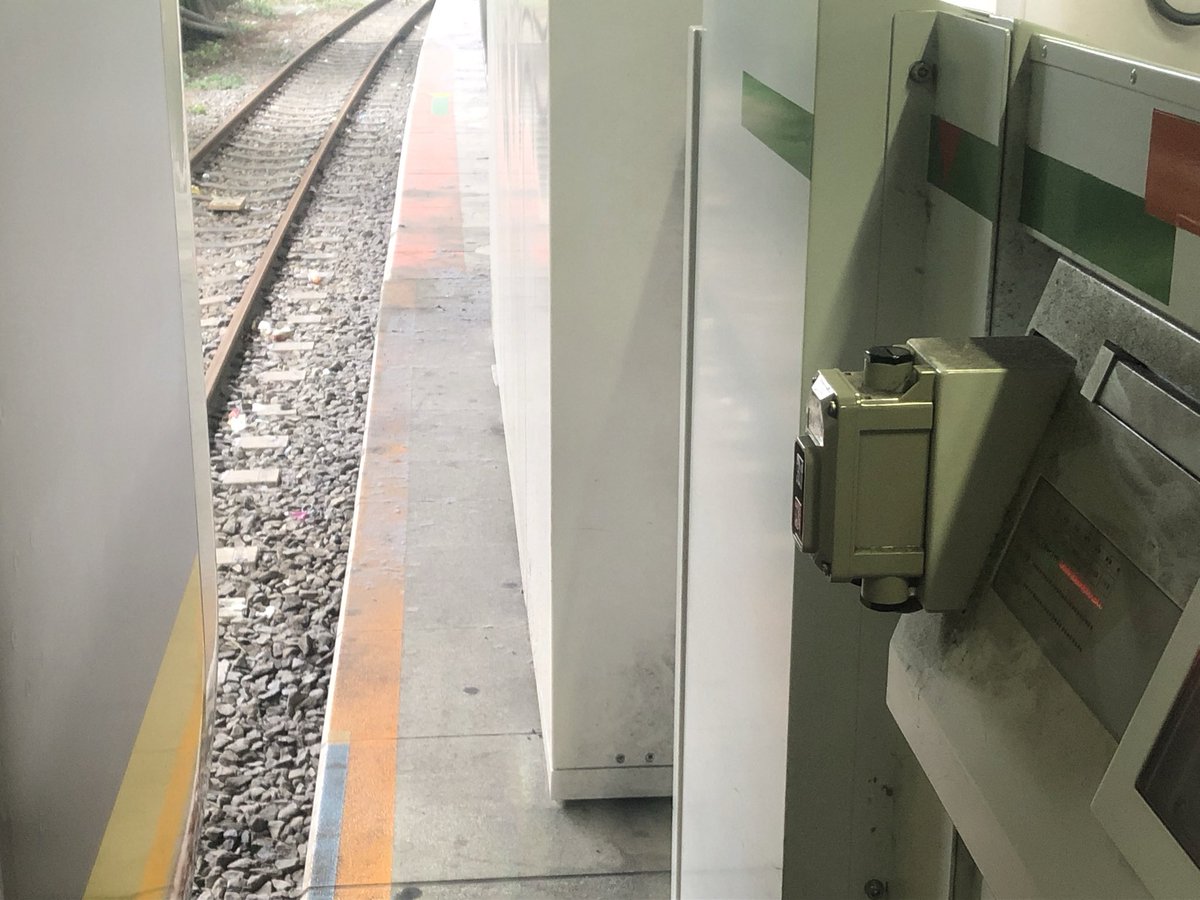 Hitachi_rapid's tweet photo. 川崎
まだベルスイッチはありますね。鳴るかどうかは知らんけど https://t.co/Et7hCFxThL