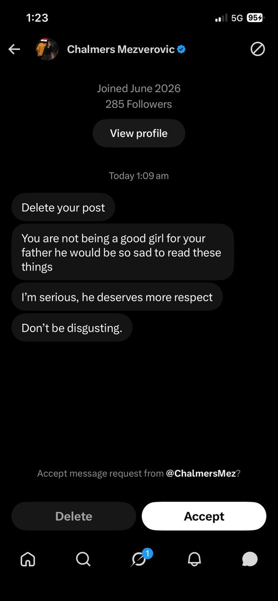 pinkmo9's tweet photo. first of all what post is she talking about because i got lot of them dirty posts , second of all who hired her as lawyer to my father? and third of all i dont have a family i dont claim them https://t.co/WNUBuR8uRH