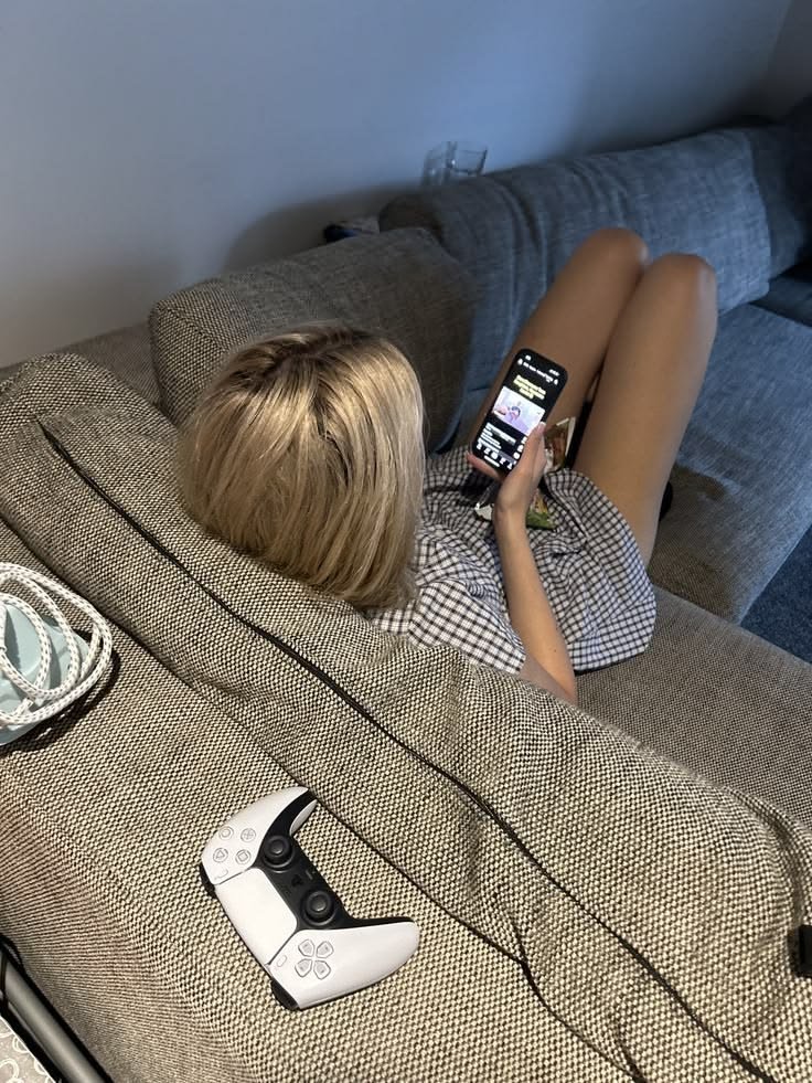 woldkzw's tweet photo. ⠀⠀
Fazendo o jantar de boas vindas para a Renee
⠀⠀ https://t.co/EifAPIRKsl