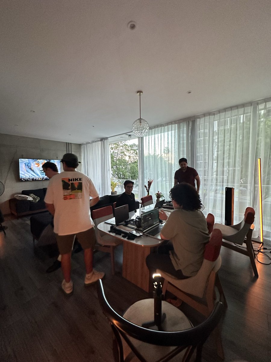 somostechmex's tweet photo. Les mandamos un gran saludo, desde GDL, hackerhouse PT 1 ! https://t.co/f3jaGrZ8Sr