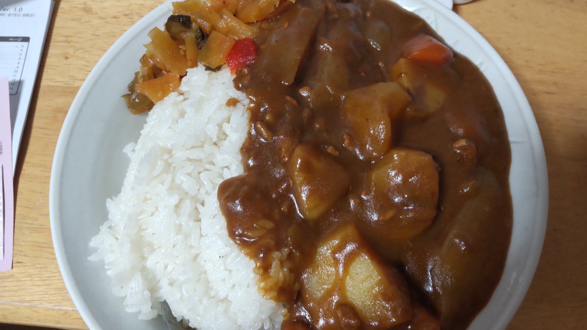 sakura_ayamama's tweet photo. 久しぶりの週末カレー🍛
昨夜はゴールデンカレー辛口と、
バーモントカレー辛口のMIX
いただきまーす((((っ･ω･)っ https://t.co/0g8pVbERp8