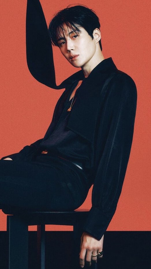 seonho_pics's tweet photo. ❤️‍🔥🖤 #KimSeonHo #김선호 https://t.co/ZfV1Tw42z7