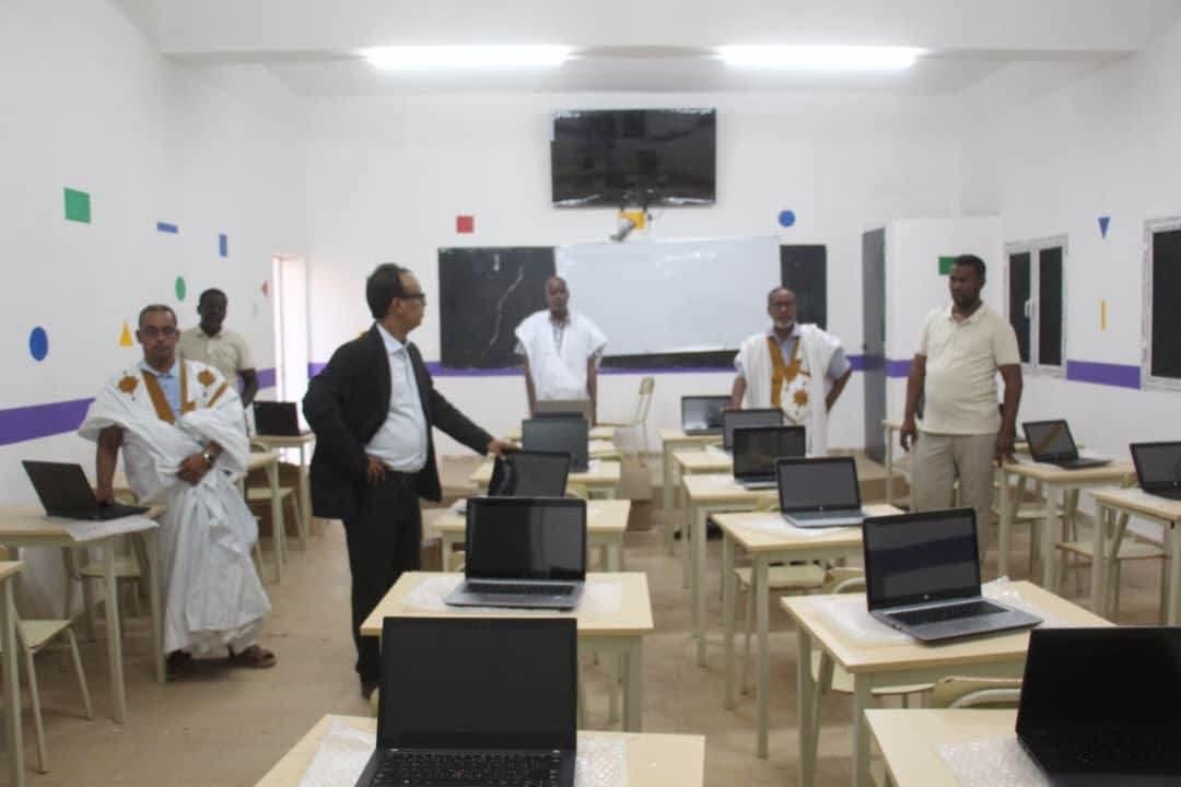 moohaammeedd_m's tweet photo. خطوة جديدة لدعم التكوين التربوي وتعزيز التحول الرقمي، مع توزيع 90 جهاز كمبيوتر على مدارس تكوين المعلمين في لعيون وكيفه وكيهيدي، بواقع 30 جهازًا لكل مؤسسة، استكمالًا لتجهيز مؤسستي نواكشوط وأكجوجت. 🇲🇷 #التعليم #موريتانيا https://t.co/UpaxahqGLy