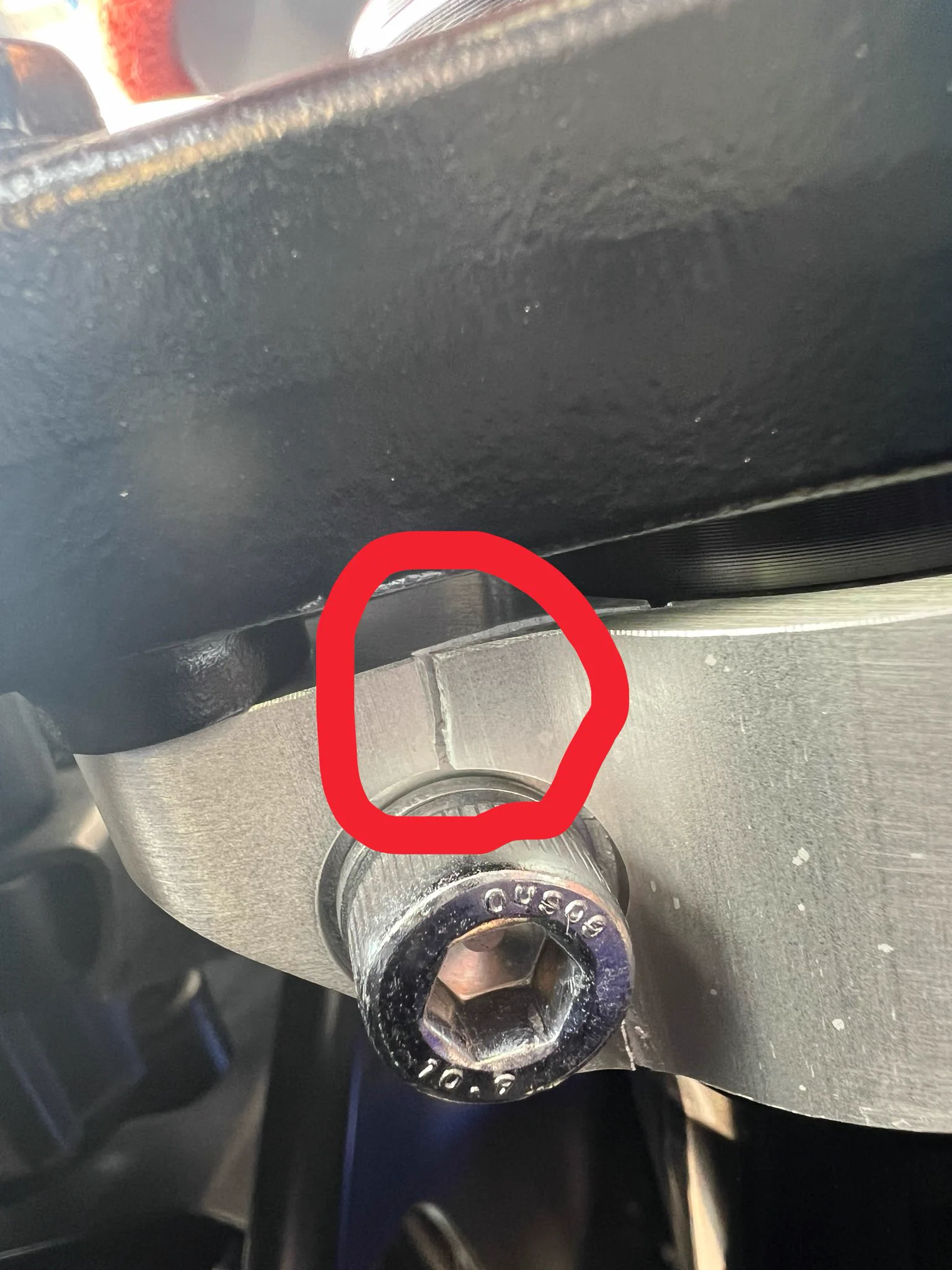 スクランブル on X: "@YZFR7RM39J ボルトの座ぐりの加工不良か 設計的な強度不足っぽいです ね🥹" / X
