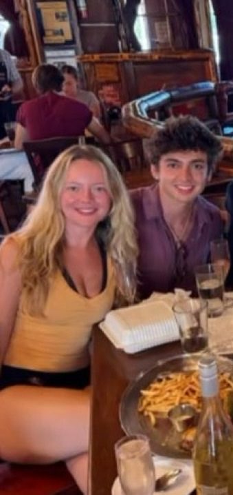 tribalidols's tweet photo. MELODREW SIGHTING #bb28 https://t.co/fUmGGoFhXX