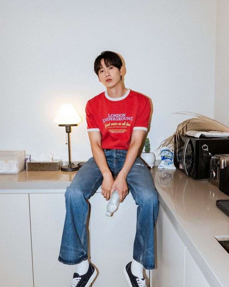sungdjoonism's tweet photo. he peaked high levels of princess in this shoot https://t.co/zd65hcERDK