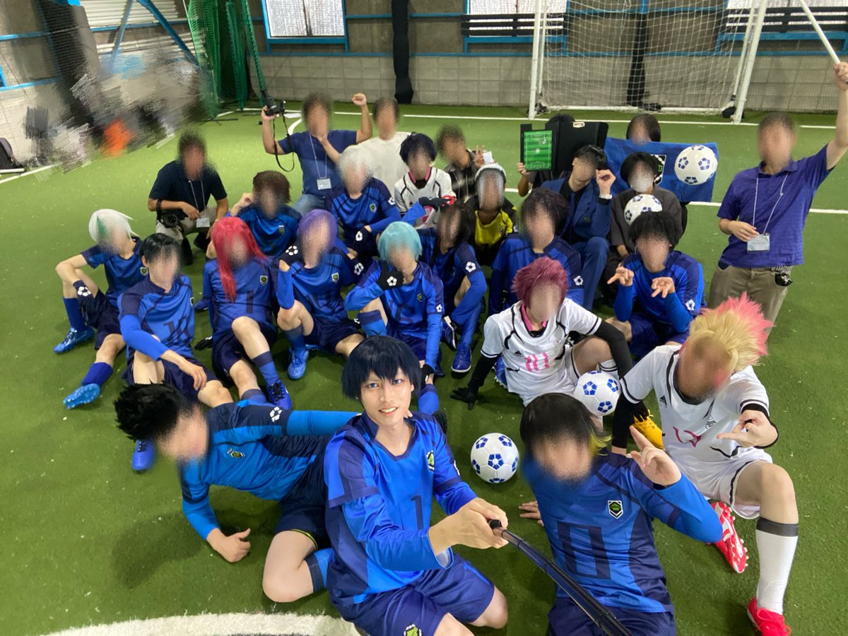 Cullion28cos's tweet photo. 初主催で潔世一やりました〜
エゴイスト全員集合！！👊
男性レイヤーのみの激レア併せ！！
みんなでオフショ！！
ALTに思いもつらつらつら

集まってくれて本当にありがとうございました😭

#北陸男性レイヤーブルロ併せ2026 https://t.co/Hxz7CgqnBg
