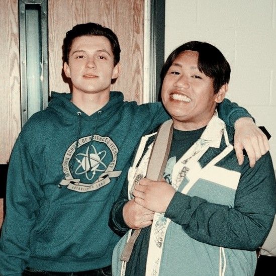 kn33socksz's tweet photo. it's them https://t.co/2aVzginZrV