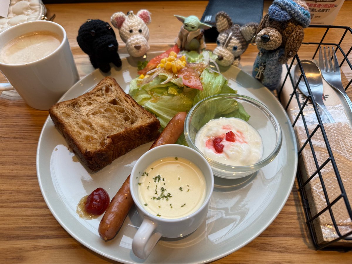 sinobujii's tweet photo. ここのデニッシュパンは最高じゃ‼️
#サトウカエデ https://t.co/xGGmcpEIoF