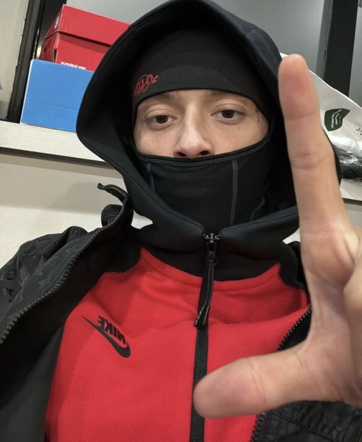 byepulgar's tweet photo. lembrando que amanhã é 13 ❤️⭐️ https://t.co/lh7Oh4yHzk