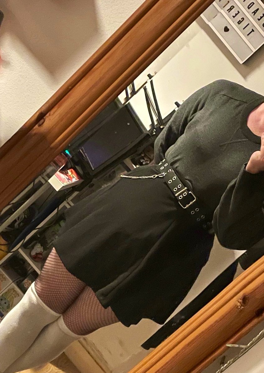 UnsureYetReal's tweet photo. Do I make a cute girl? I should dress more fem this locktober! https://t.co/uPwEOHcEBb