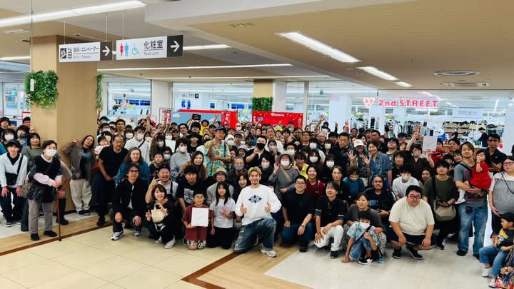 JOY19850415's tweet photo. 昨日のベイシア渋川店でのイベント、本当に沢山の人が来てくれて嬉しかった😭
群馬だけじゃなく県外の人も遠くから会いに来てくれて感動しちゃったよね。みんな本当にありがとう！
@beisia_jp さんのおかげでみんなで素晴らしい時間を過ごせました！ https://t.co/jwIU3mpKlE