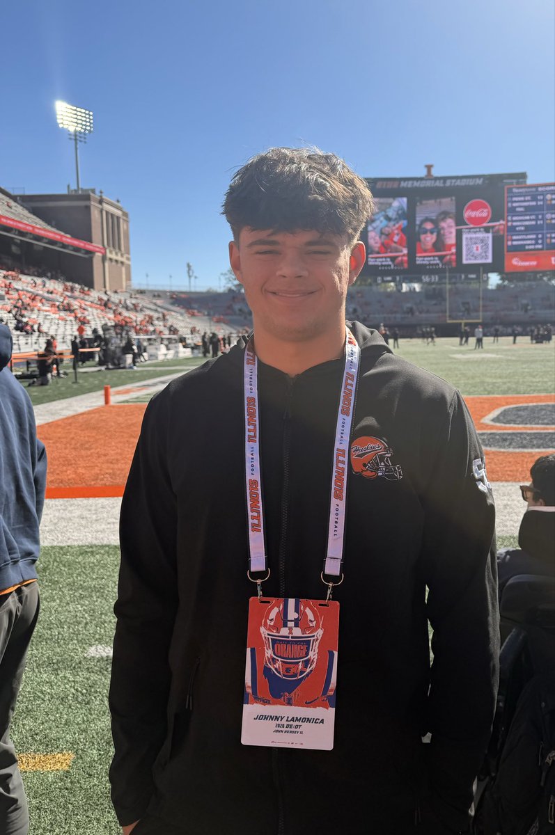 JLamonica2028's tweet photo. Thanks to @IlliniFootball and @coachPatRyan for the gameday visit! I had a great time! @Eddie__Simpkins @Hersey_Football @TNelson_9 @coachpardun @criles76 @TNTignite @CoachTorresso @SHOAthletes https://t.co/m8dEUAFHEc