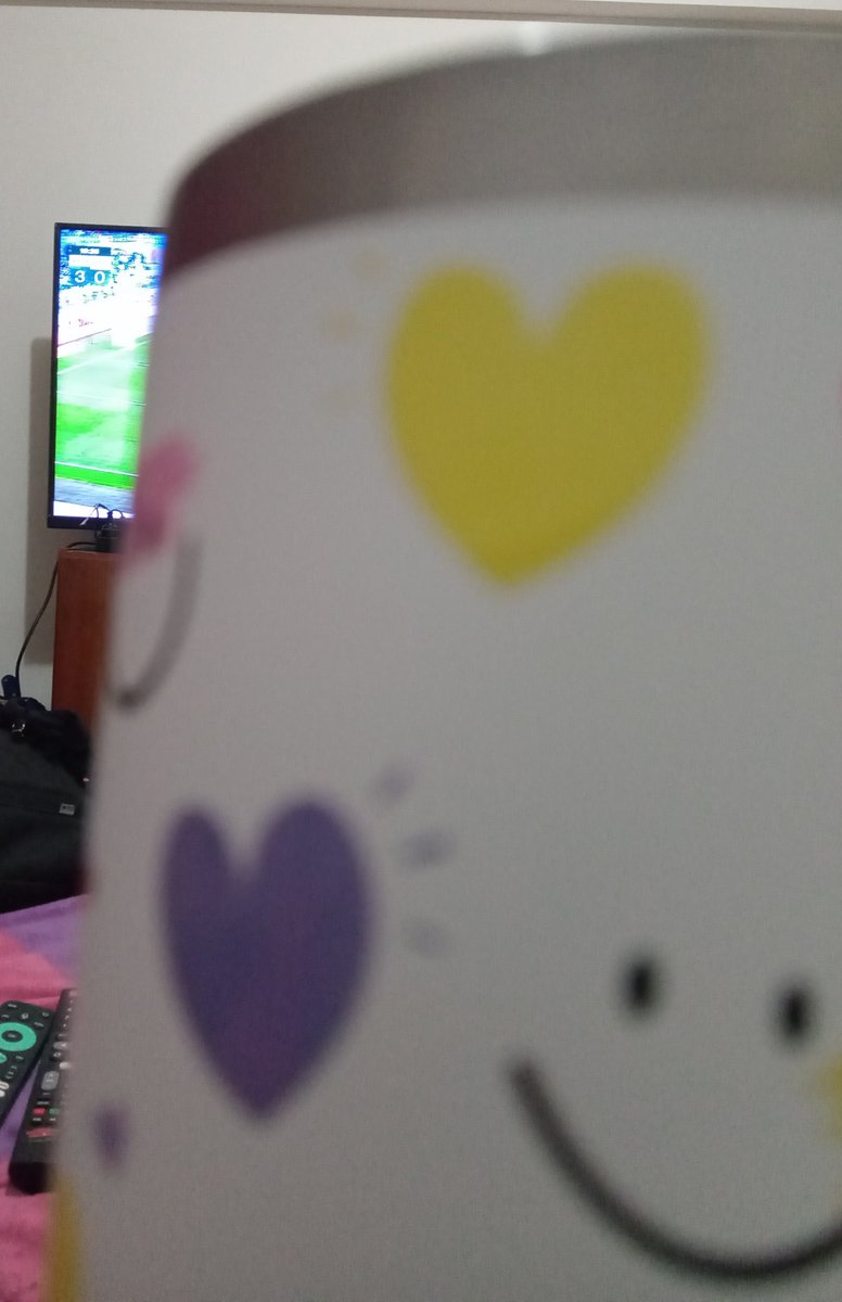 noeliaines1's tweet photo. Viendo a la selección,  tomando vino,  ganas de Ver a Jikook .
Ya me veo a las 00 hs viendo el show  interacción del Jikook y gritando mamada 🤣 https://t.co/IF4BdMwCxY
