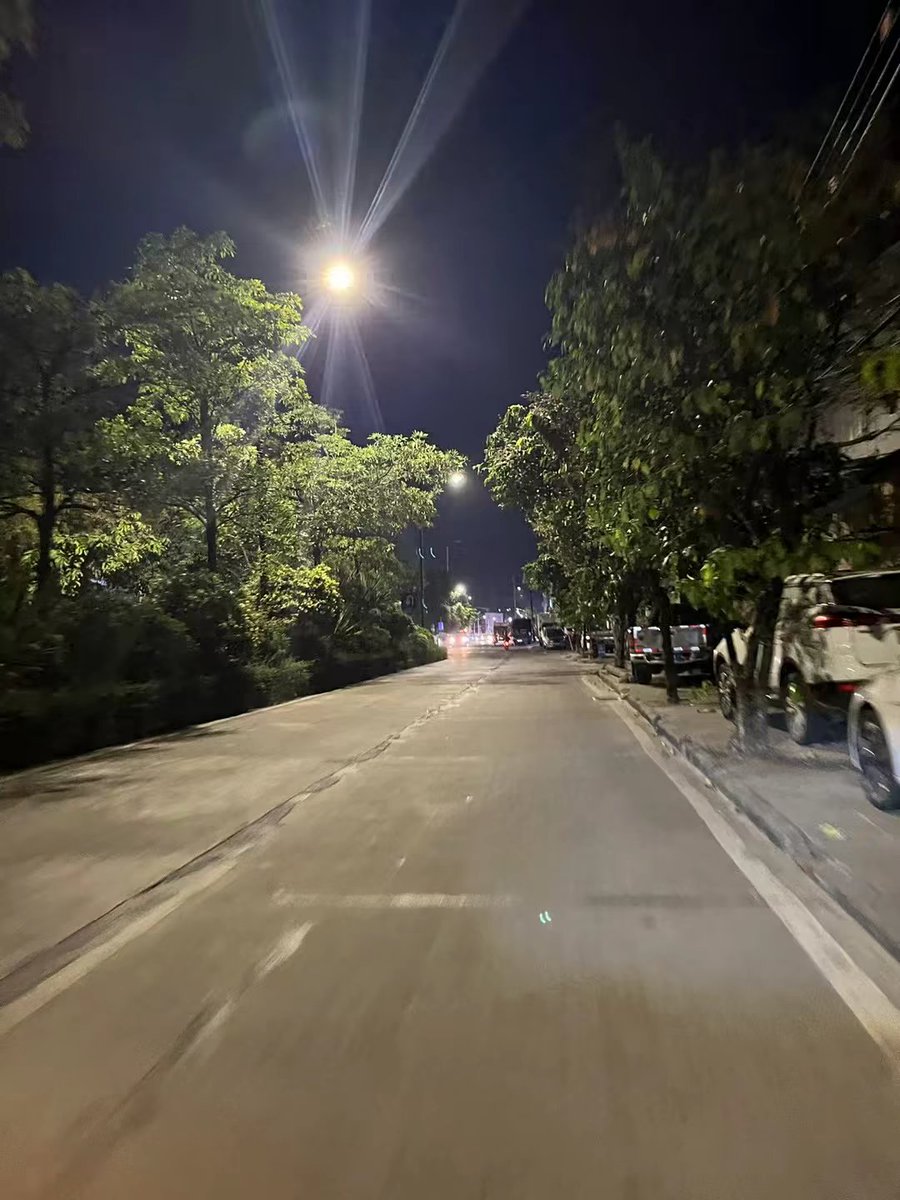 soong_dang's tweet photo. In this quiet county, the warm sunshine bathes the peaceful street. https://t.co/VOU6Xw1Ipd